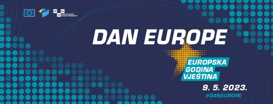 Tamno plava pozadina na kojoj bijelim slovima piše "Dan Europe; Europska godina vještina; 9.5.2023. #daneurope", a u gornjem lijevom i donjem desnom kutu pa do sredine ilustracije nalaze se svjetlo plavi kružići.