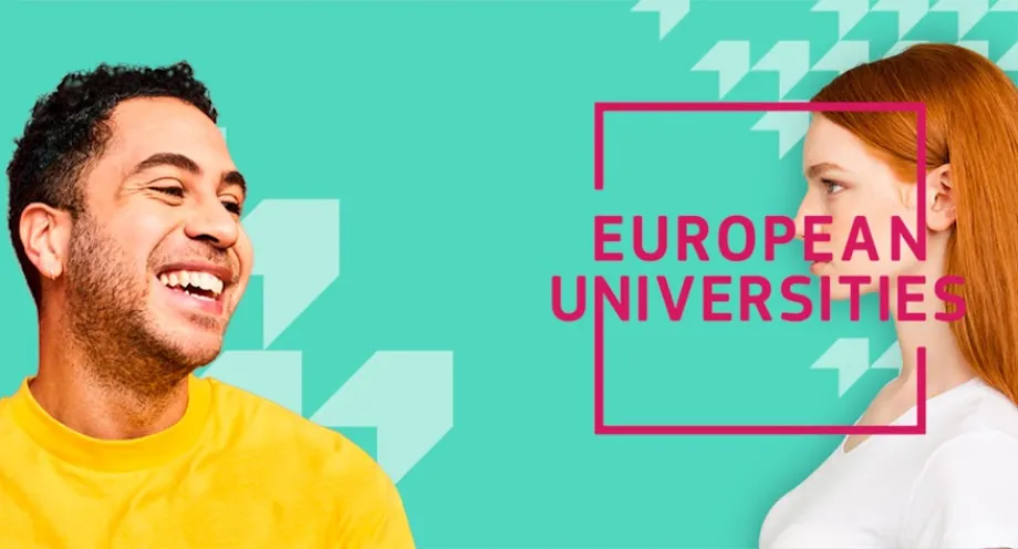 Dvoje mladih ljudi, mladić i djevojka koji ilustriraju studente unutar inicijative Europska sveučilišta