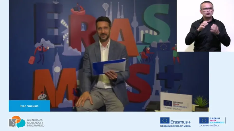 Moderator Ivan Vukušić i znakovni prevoditelj Nenad Bolfek