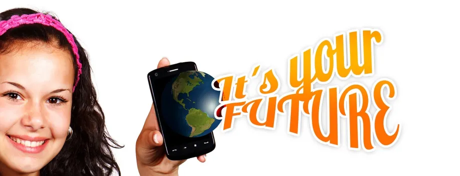 djevojka drži mobitel s porukom: it is your future