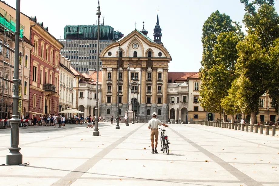 Prikaz zgrade u Ljubljani