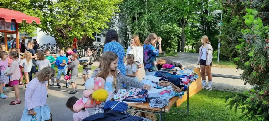 Učenička modna revija reciklirane odjeće tijekom projektnih aktivnosti kod slovenskih partnera